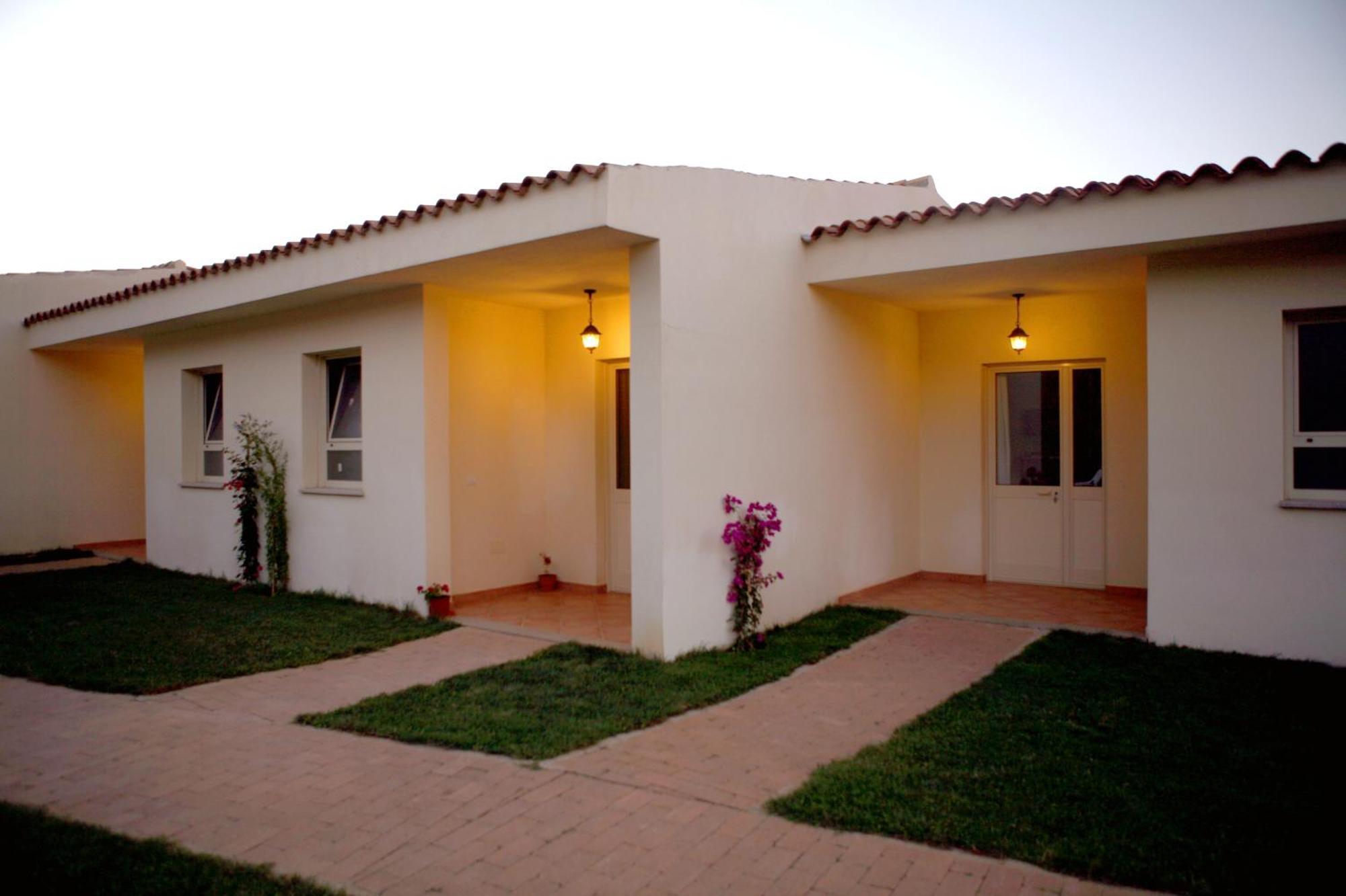 Hotel Pedra Ruja Budoni Exterior photo