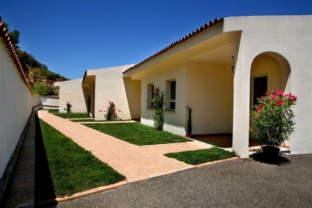 Hotel Pedra Ruja Budoni Exterior photo