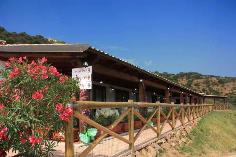 Hotel Pedra Ruja Budoni Exterior photo