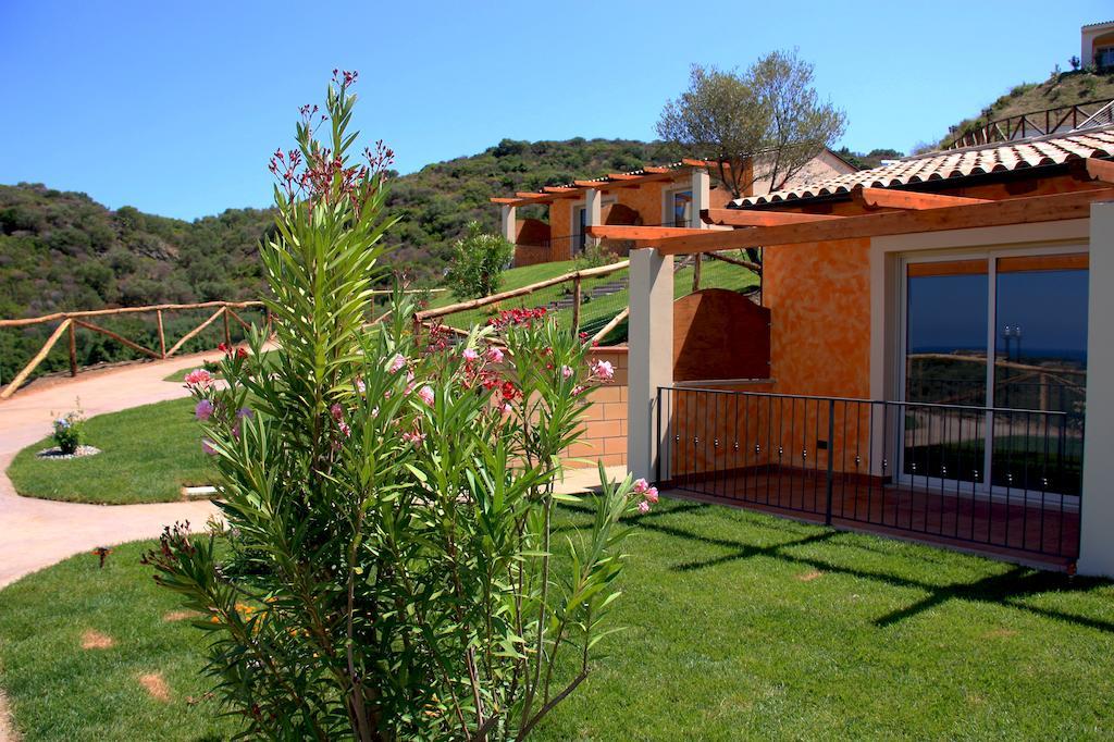 Hotel Pedra Ruja Budoni Exterior photo