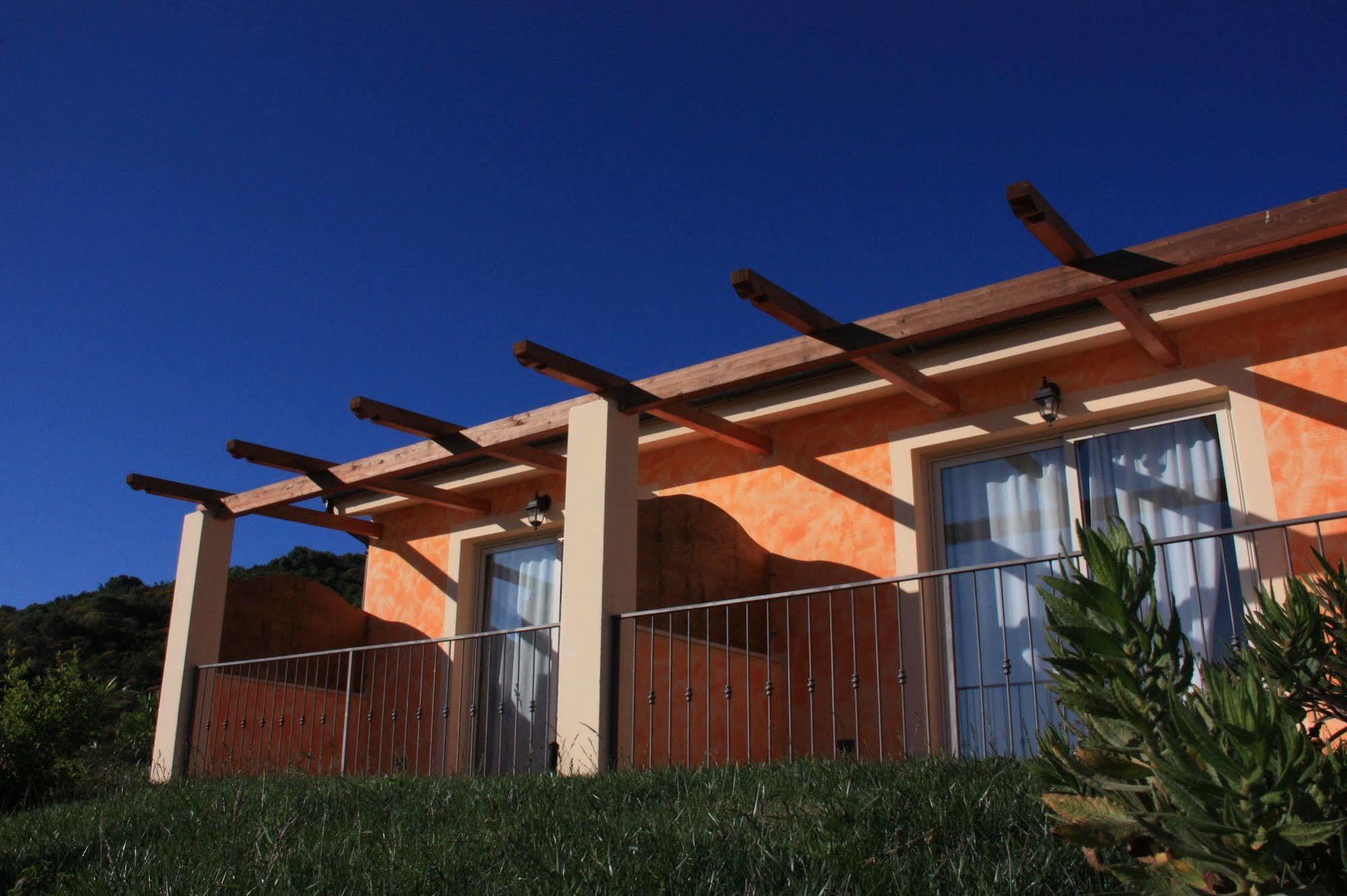 Hotel Pedra Ruja Budoni Exterior photo