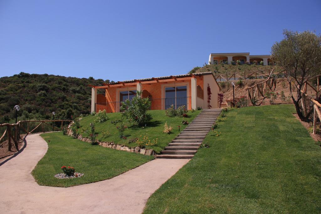Hotel Pedra Ruja Budoni Exterior photo